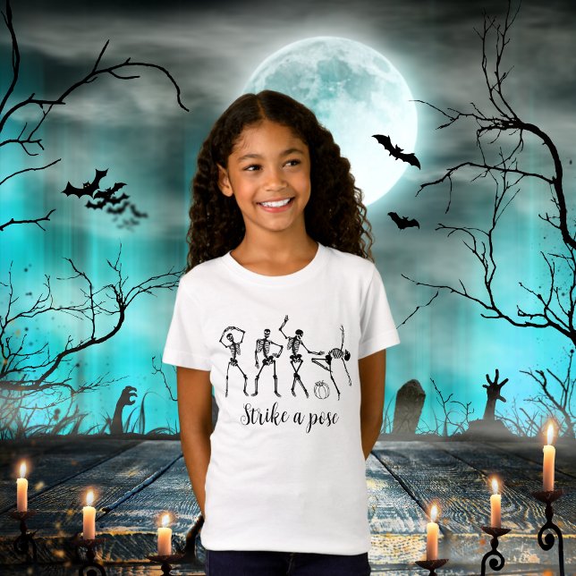 Camiseta Esqueleto Dançante De Halloween Ataca Uma Dose Eng (Criador carregado)