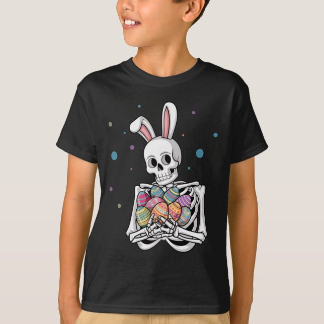 Camiseta Esqueleto de Coelho Segurando Ovos de Páscoa Pásco (Frente)