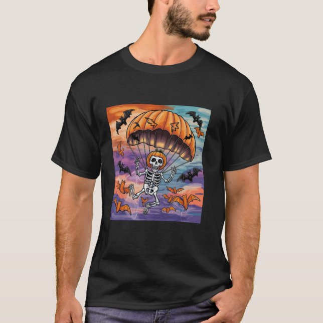 Camiseta Esqueleto de Halloween de Paraquedismo (Frente)