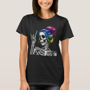 Camiseta Esqueleto de Mão de Roca com Coque Desgrenhado