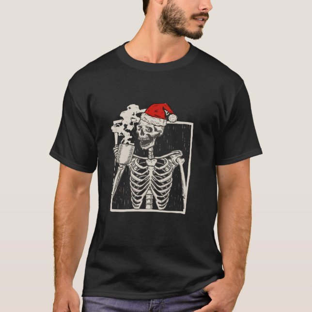 Camiseta Esqueleto De Natal Com Bebendo Crânio Sorridente C (Frente)