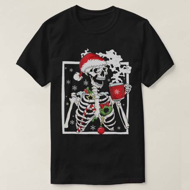 Camiseta Esqueleto De Natal Com Bebendo Crânio Sorridente C (Frente do Design)