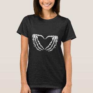 Camiseta Esqueleto Mãos Sinal de Coração Fantasia de Hallow