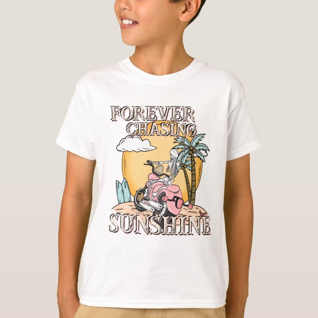 Camiseta Esqueleto "Perseguir Sunshine" na Praia (Frente)