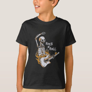 Camiseta Esqueleto tocando violão com fogo