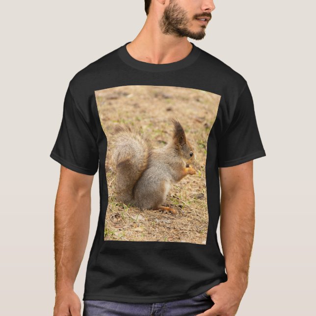 Camiseta Esquilo bonito come uma foto de noz (Frente)