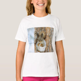 Camiseta Esquilo bonito numa paisagem de inverno