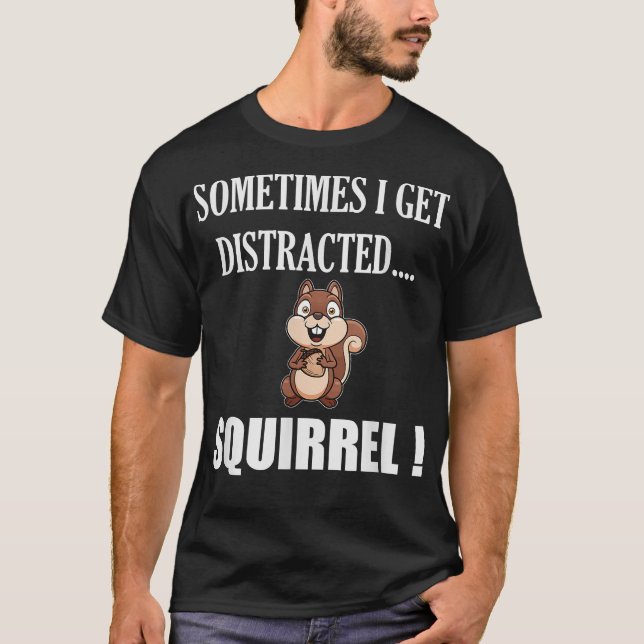Camiseta ESQUILO DISTRAÍDO ENGRAÇADO  Meme Fazenda Zoológic (Frente)
