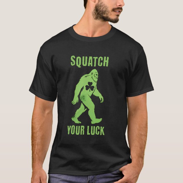 Camiseta Esquivar Sua Sorte Sasquatch Irlandês (Frente)