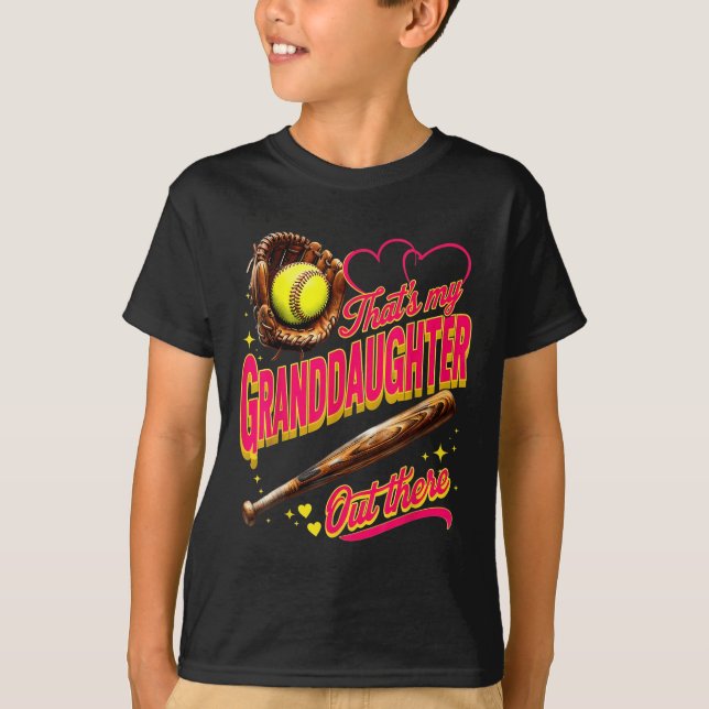 Camiseta Essa É A Minha Avó Lá Fora. (Frente)