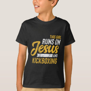 Camiseta Essa Garota Funciona Com Jesus E Kickboxing