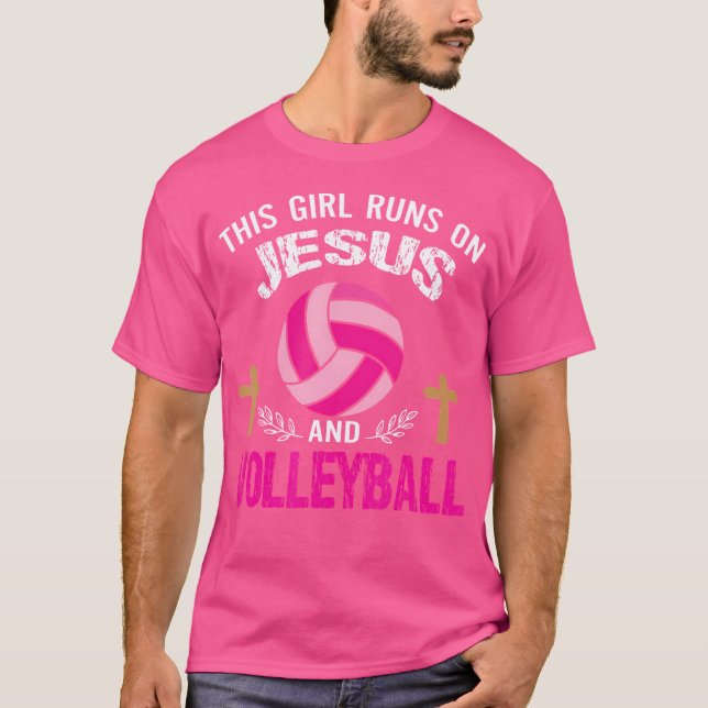 Camiseta Essa Garota Funciona Com Jesus E Voleibol (Frente)