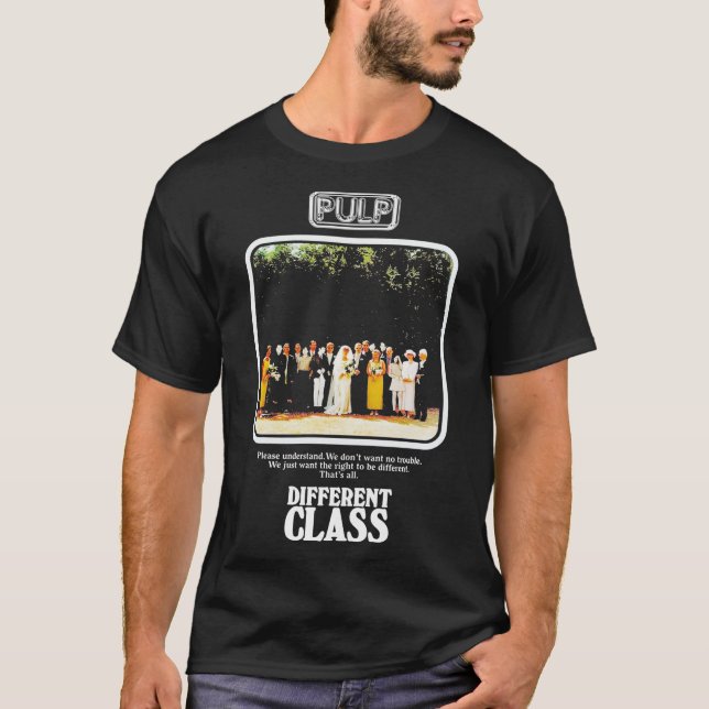 Camiseta Essencial de Classe Diferente de Pulp (Frente)