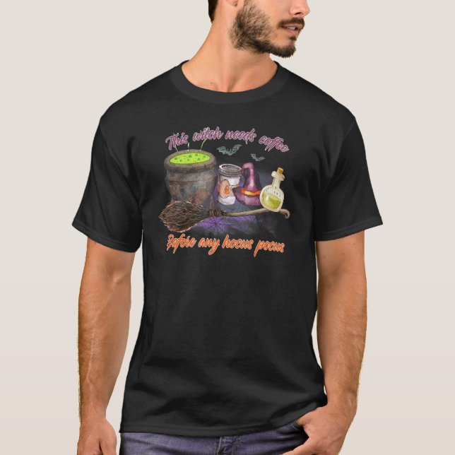 Camiseta Esta Bruxa Precisa De Café Antes De Qualquer Hocus (Frente)