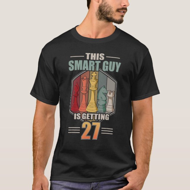 Camiseta Esta Cara Inteligente Está Recebendo 27 Chess Retr (Frente)