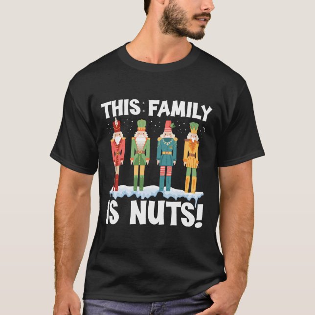 Camiseta Esta Família É Loucos De Noz-De-Natal No Quadrado (Frente)