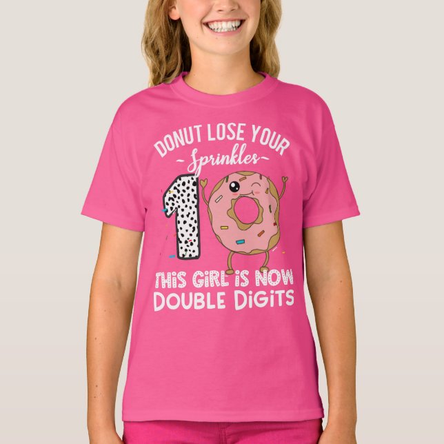 Camiseta Esta garota agora tem dois dígitos na Rosquinha de (Frente)