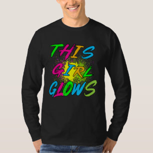 Camiseta Esta Garota Brilha Garota de Festa Retro Glow Tema