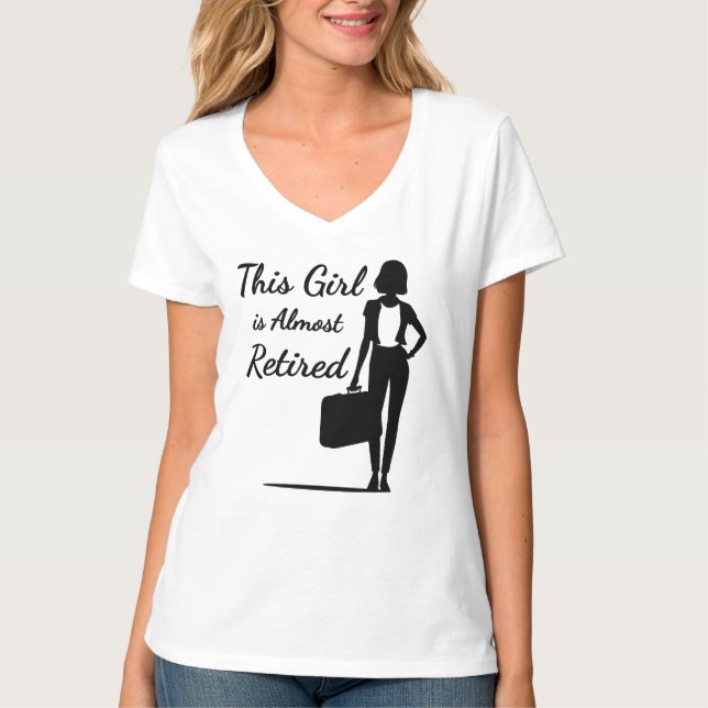 Camiseta Esta Garota Está Quase Aposentada, Uma Mulher Engr (Frente)