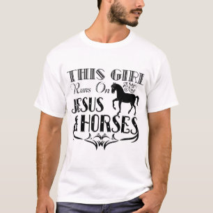 Camiseta Esta Garota Funciona Com Jesus E Cavalos - Cavalos