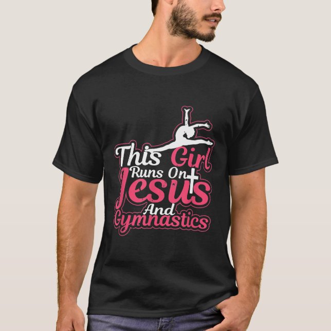 Camiseta Esta Garota Funciona Com Jesus E Ginástica Para Ca (Frente)