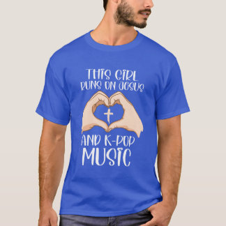 Camiseta Esta Garota Funciona Com Jesus E Música KPop