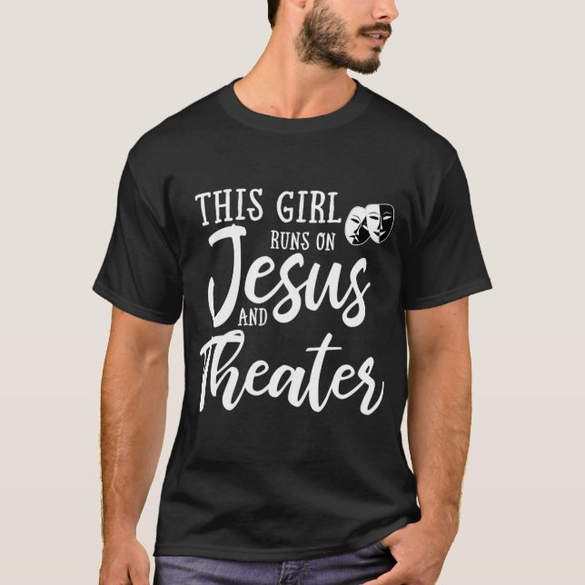 Camiseta Esta Garota Funciona Com Jesus E Presente Cristão  (Frente)