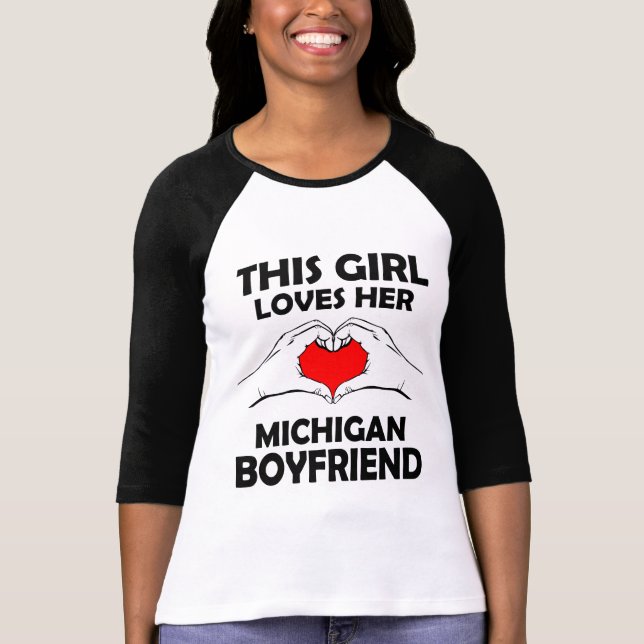 Camiseta esta menina ama seu namorado de michigan (Frente)