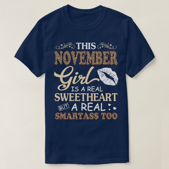 Camiseta Esta Menina De Novembro É Uma Verdadeira Querida U (Frente do Design)