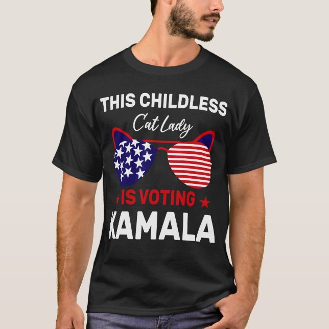 Camiseta Esta Mulher Gato Sem Fios, Eleição Kamala 24 Mulhe (Frente)
