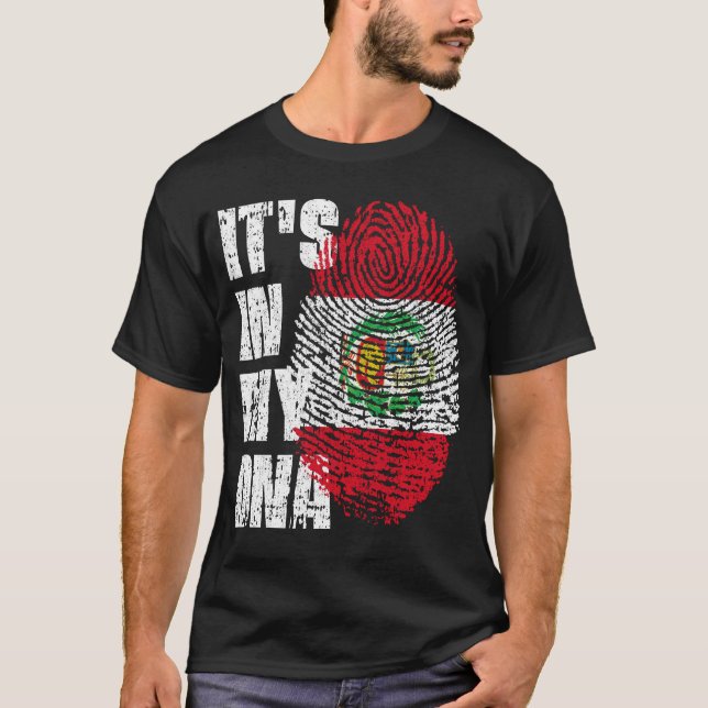 Camiseta Está no meu DNA, a garota da bandeira do Peru. (Frente)