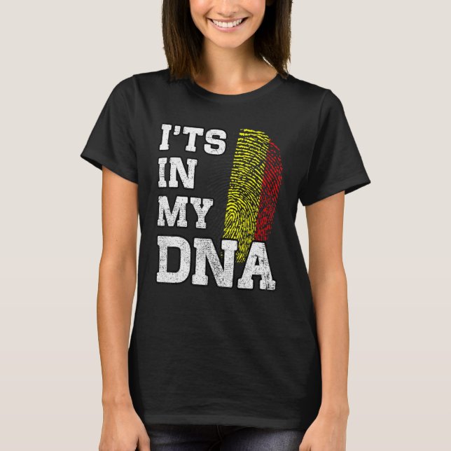Camiseta Está no meu DNA belga Impressão digital Orgulhosa  (Frente)