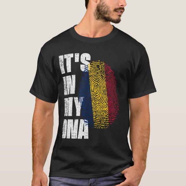 Camiseta ESTÁ NO MEU DNA Chad Flag (Frente)