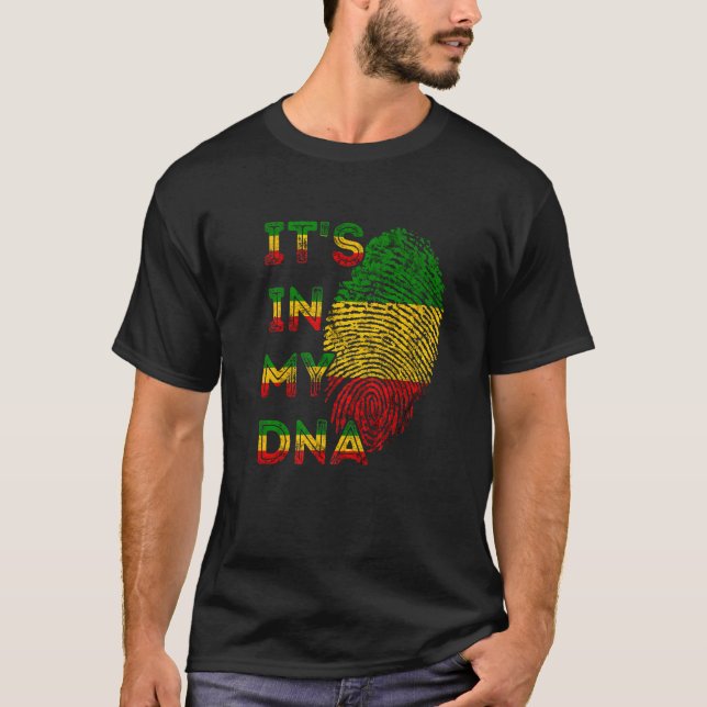 Camiseta Está no meu DNA Rasta Reggae Roota Jama Rastafaria (Frente)