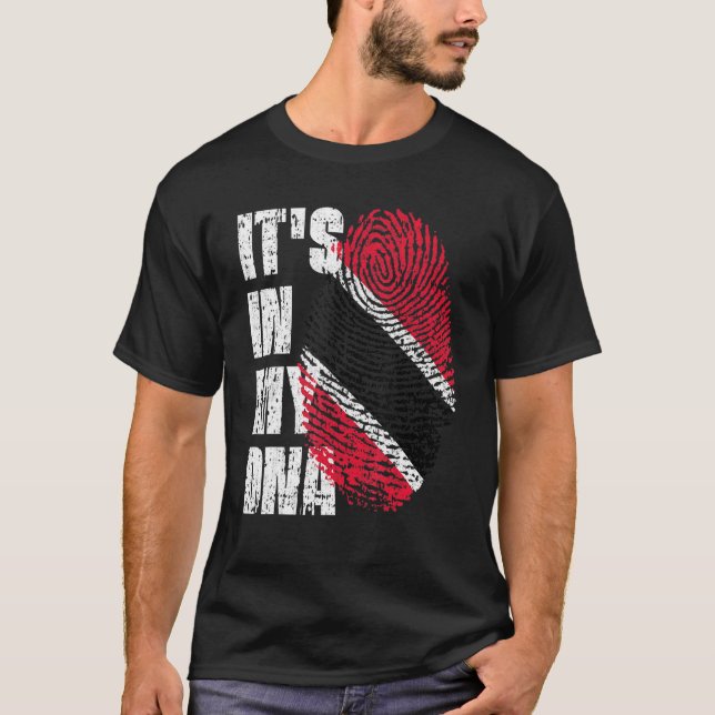 Camiseta Está No Meu Dna Trinidad E Tobago Flag Trinidadia (Frente)