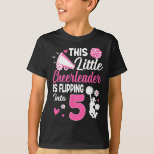 Camiseta Esta Pequena Líder de Torcida Está Fazendo Voltas