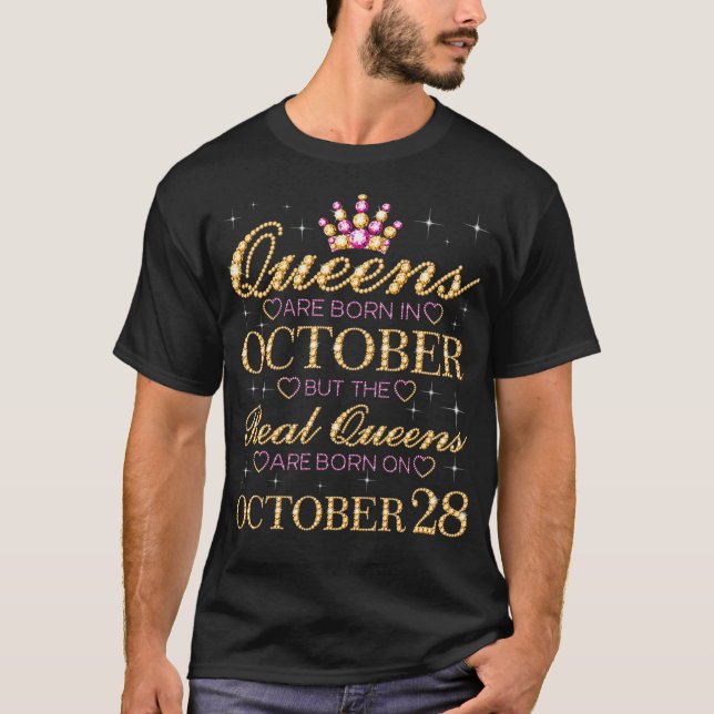 Camiseta Esta Rainha Foi Nascer no dia 28 de outubro Vivend (Frente)