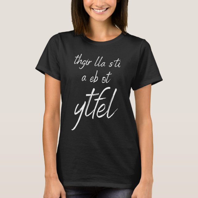 Camiseta Está tudo bem ser uma Piada esquerda (Frente)