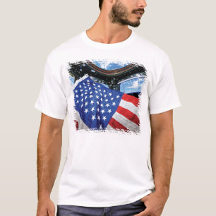 Camiseta Estação Espacial Americana Flag Earth Orbit