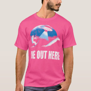 Camiseta Estamos Aqui Nessie Caçando Sasquatch Pé Grande