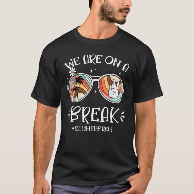 Camiseta Estamos Em Break Groovas, Óculos De Sol, Tie Dye (Frente)