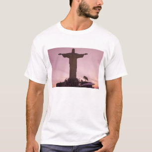 Camiseta Estátua Cristo em Corcovado, perto da periferia d