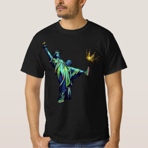 Camiseta Estátua da Liberdade Chutando Coroa Arte de Estenc