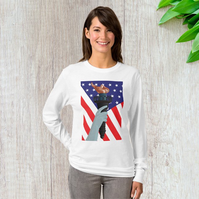 Camiseta Estátua da Tocha da Liberdade com Bandeira America (Criador carregado)