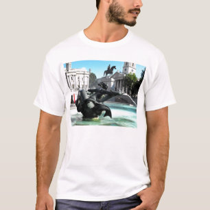 Camiseta Estátua e fonte na Praça de Tralgar