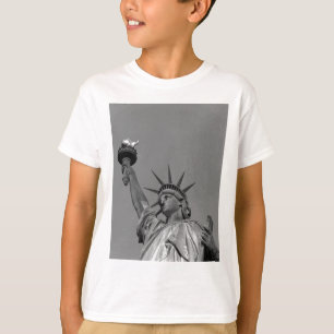 Camiseta Estátua Negra e Branca da Liberdade em Nova Iorque