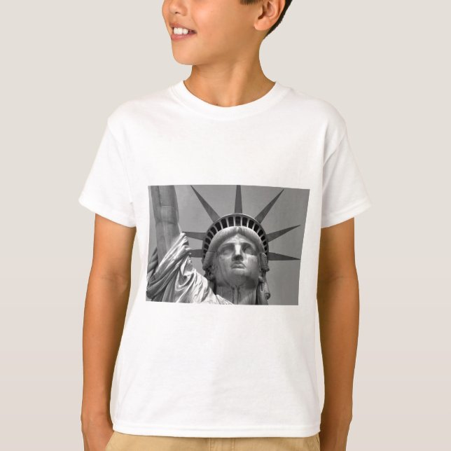 Camiseta Estátua Negra e Branca da Liberdade em Nova Iorque (Frente)