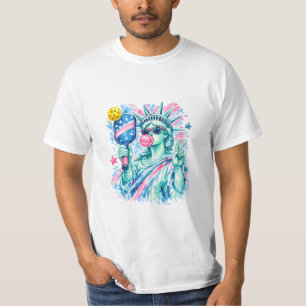 Camiseta Estatua Préppy da Liberdade Soprando Chiclete Pick