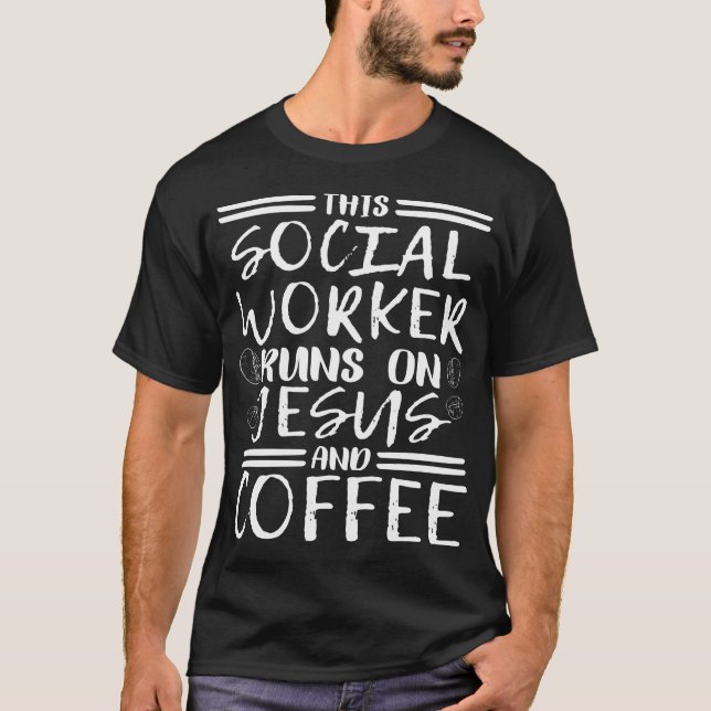 Camiseta Este Assistente Social Funciona Com Jesus Social C (Frente)