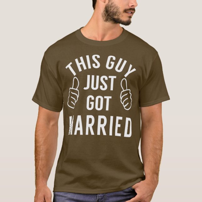 Camiseta Este Cara Acaba de se Casar  Recém Casado  para (Frente)